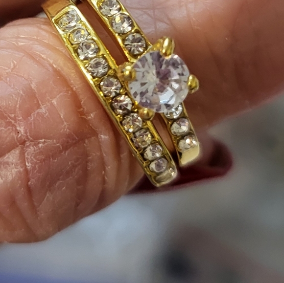 New Cubic Zirconia Ring Set Size 6 - Picture 2 of 6